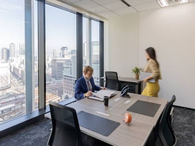 新宿区西新宿のオフィス物件（西新宿駅徒歩1分）