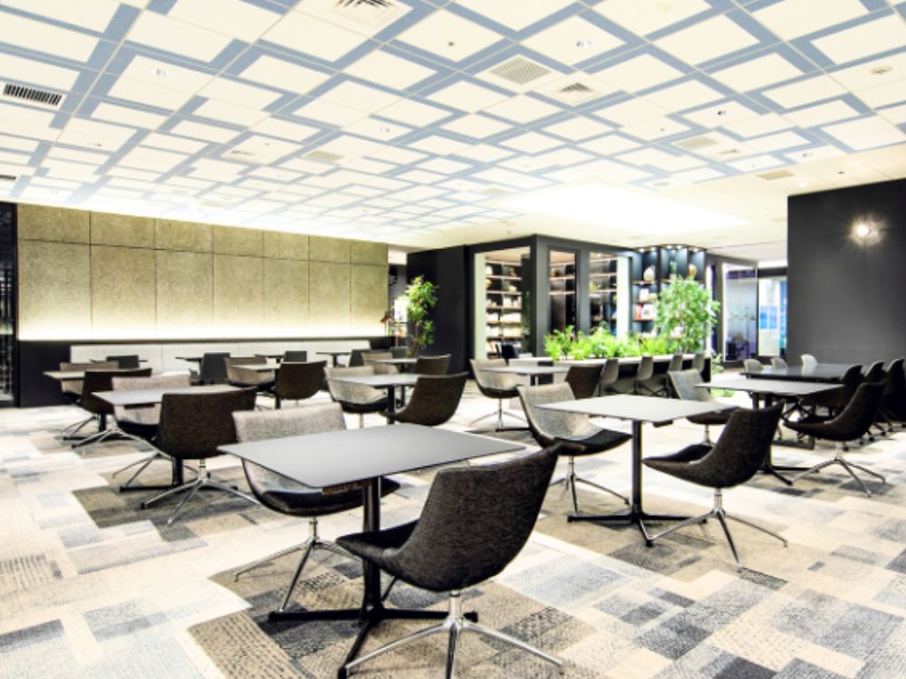 中央区日本橋室町のオフィス物件（三越前駅徒歩1分）