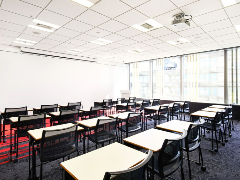 港区赤坂のオフィス物件（六本木駅徒歩1分）